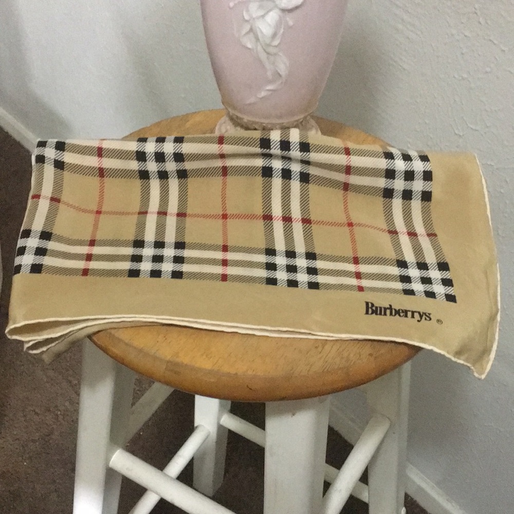 Burberrys of London Silk Signature Scarf